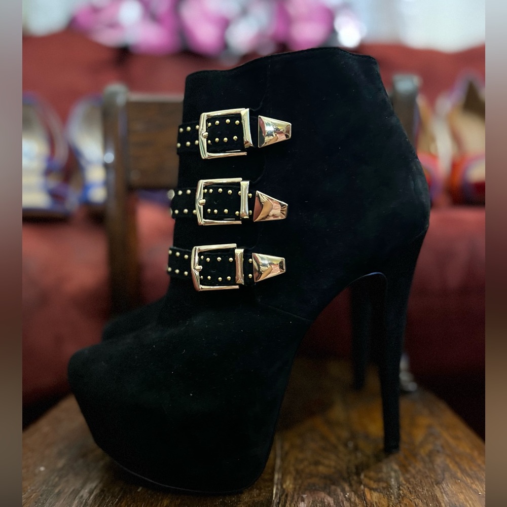 Black Vegan Suede Vigilant Steve Madden Platform Gold Buckle Boots